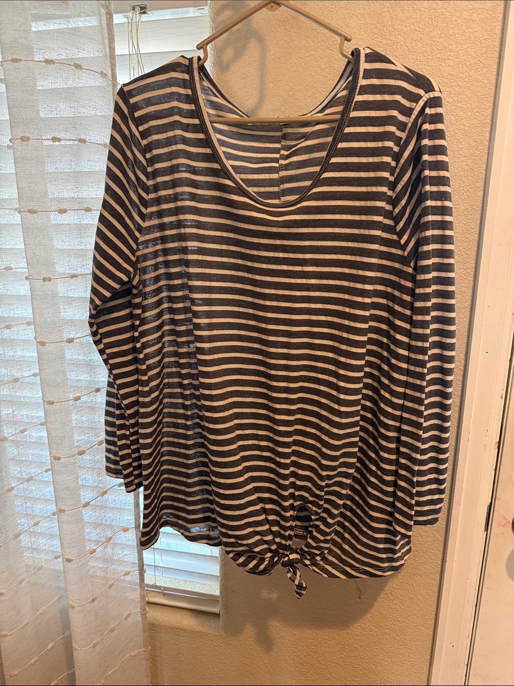 Women's Gray and White Striped Long-Sleeve Knot Front Top